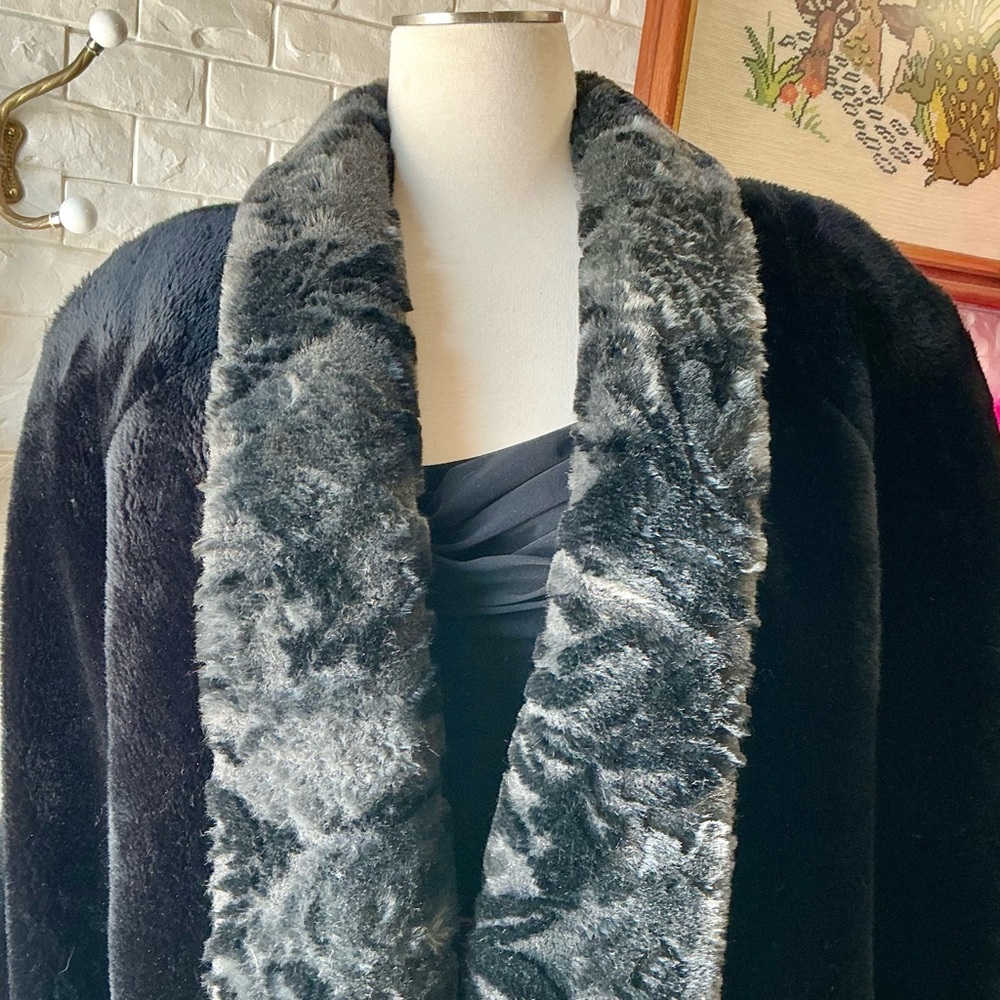 Vintage 1980s Faux Fur JORDACHE Coat Faux Mink Patterned Trim Satin Lined Coat - Picture 5 of 15